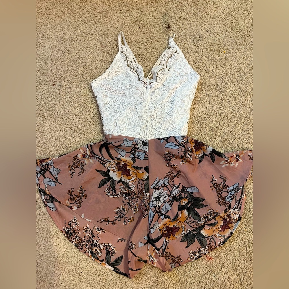 amazon floral romper // size xs